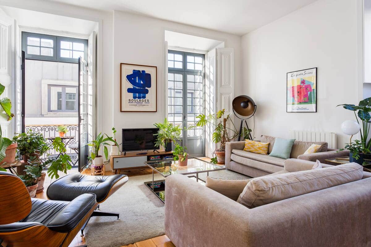 A bright Lisbon apartment used in the Airbnb Listing Audit Studio